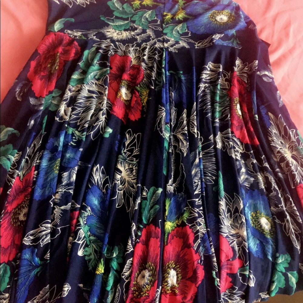 Skirt - Picture 2 of 2